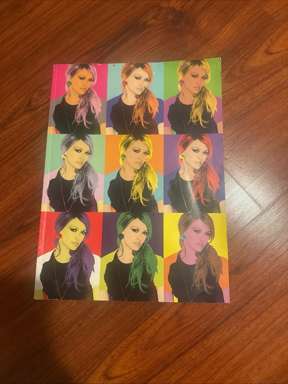 Hilary Duff Still Most Wanted Tour Book